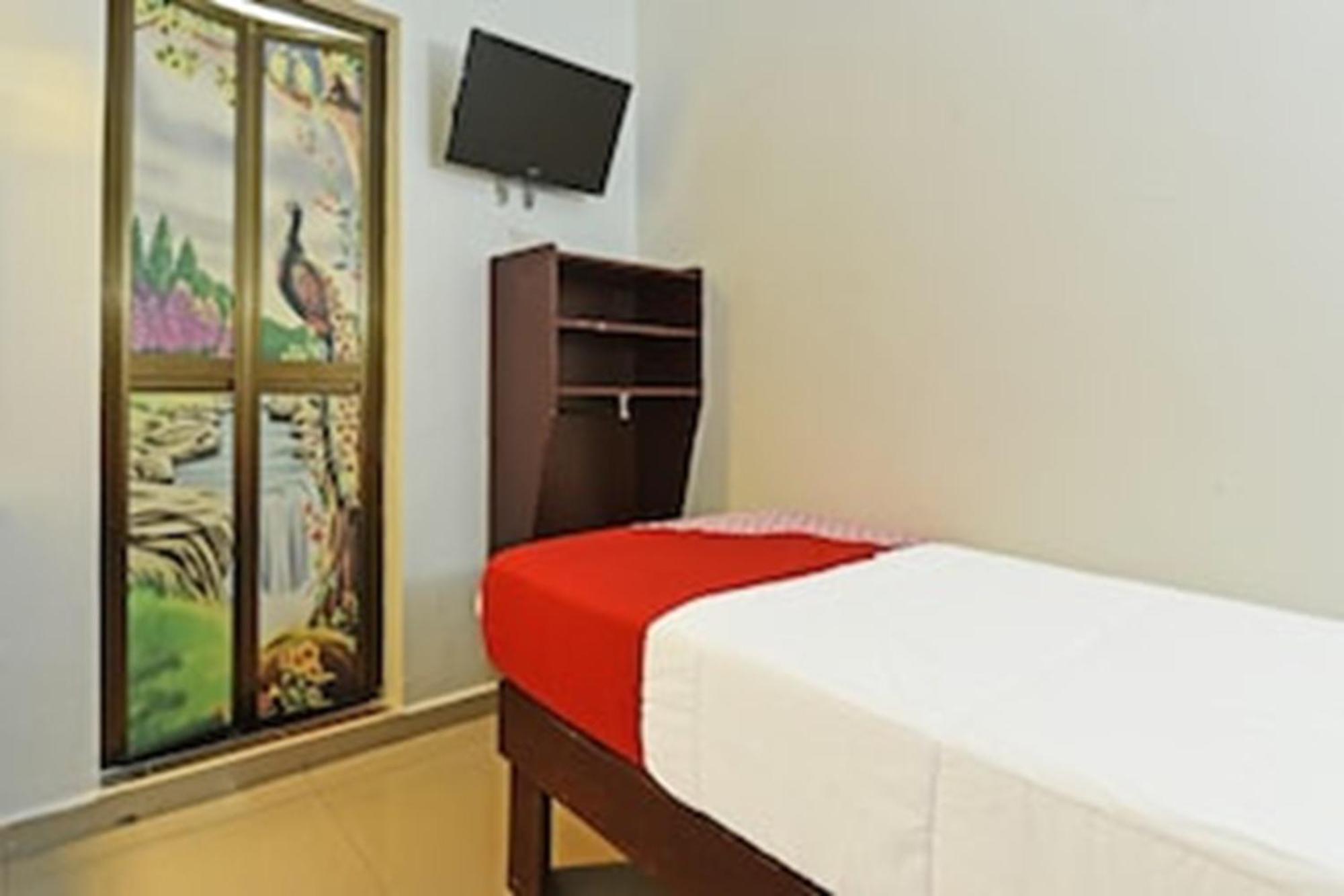 OYO 90572 J Hostels Jalan Ampang Kuala Lumpur Luaran gambar